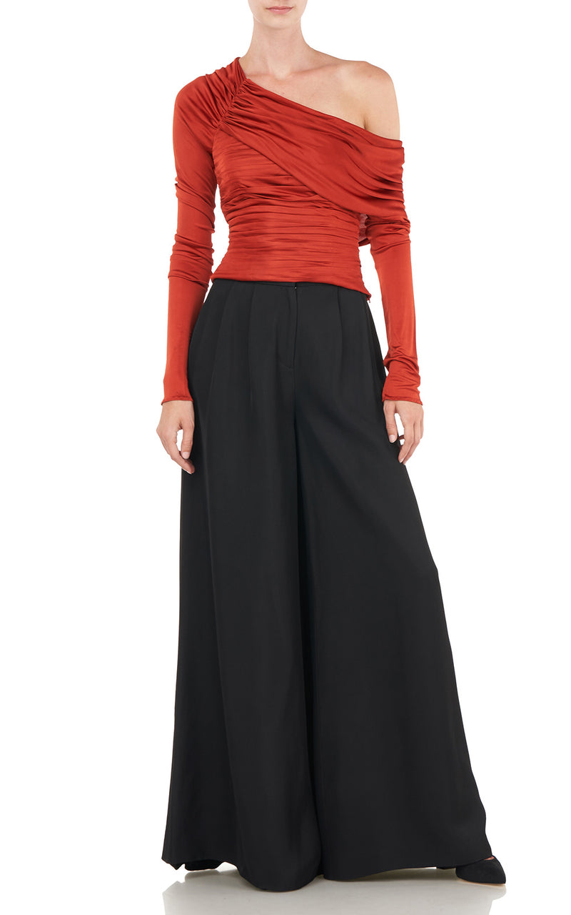Zaha Off-Shoulder Long Sleeve Top