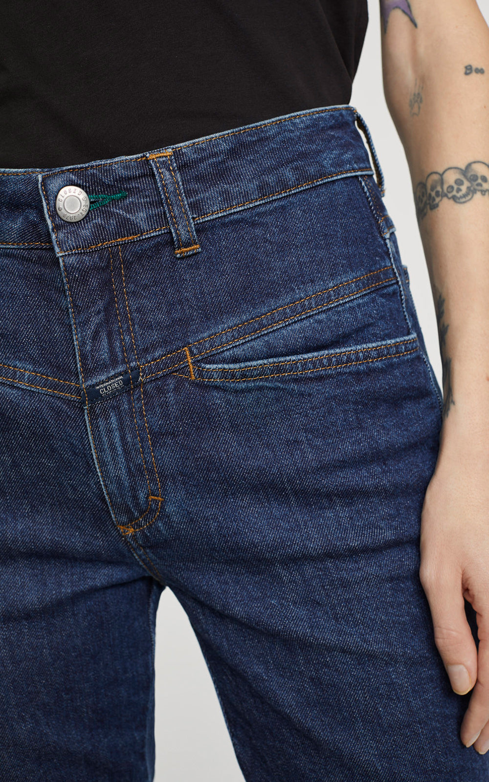 CLOSED X-Pocket High Waisted Crop Dark Blue Denim Pedal Pusher Jeans, 40 / Dark Blue